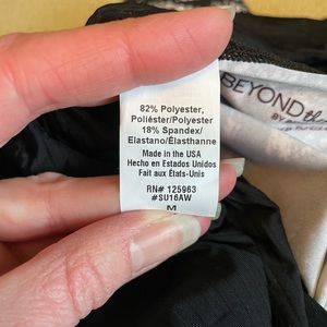 Beyond the bump maternity capri workout bottoms NWT